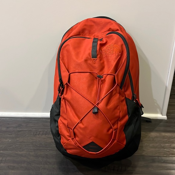 The North Face Jester Backpack 15'' Laptop School book Bag new - Picture 1 of 16